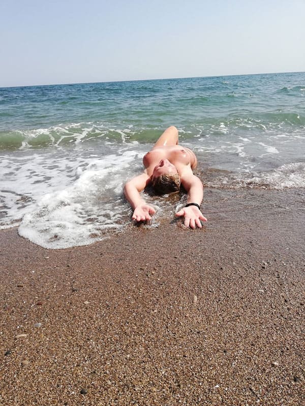 Горячие фото девушек с русских пляжей 10 фото