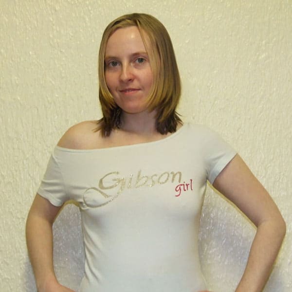 Жена в колготках на голое тело и высоких сапогах 6 фото