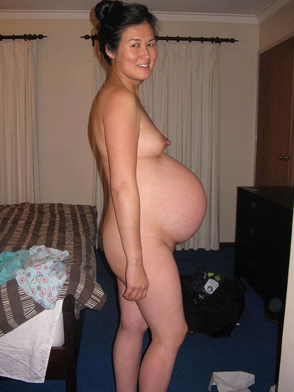 Голые женщины во время беременности 34 фото