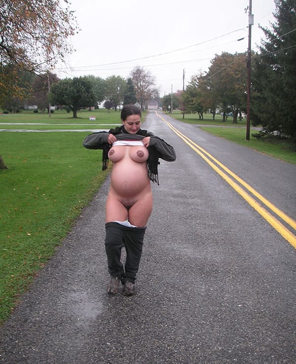 Голые женщины во время беременности 8 фото