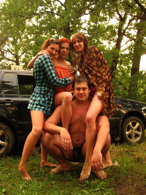 Свингер вечеринка русских нудистов на природе 29 фото