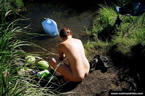 Русские девушки голышом на природе 29 фото