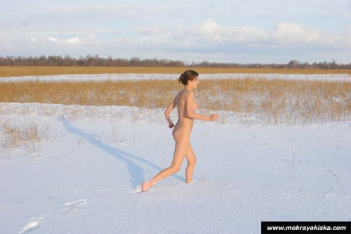 Русские девушки голышом на природе 31 фото