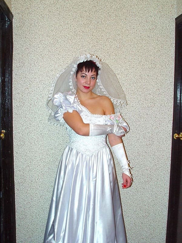 Невеста сняла платье и показала голую пизду 19 фото
