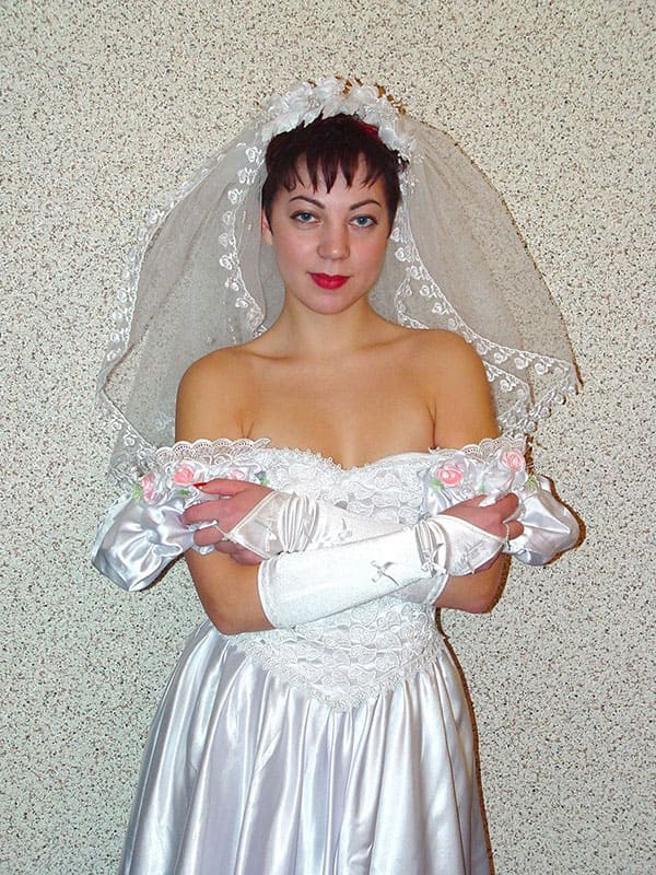 Невеста сняла платье и показала голую пизду 20 фото