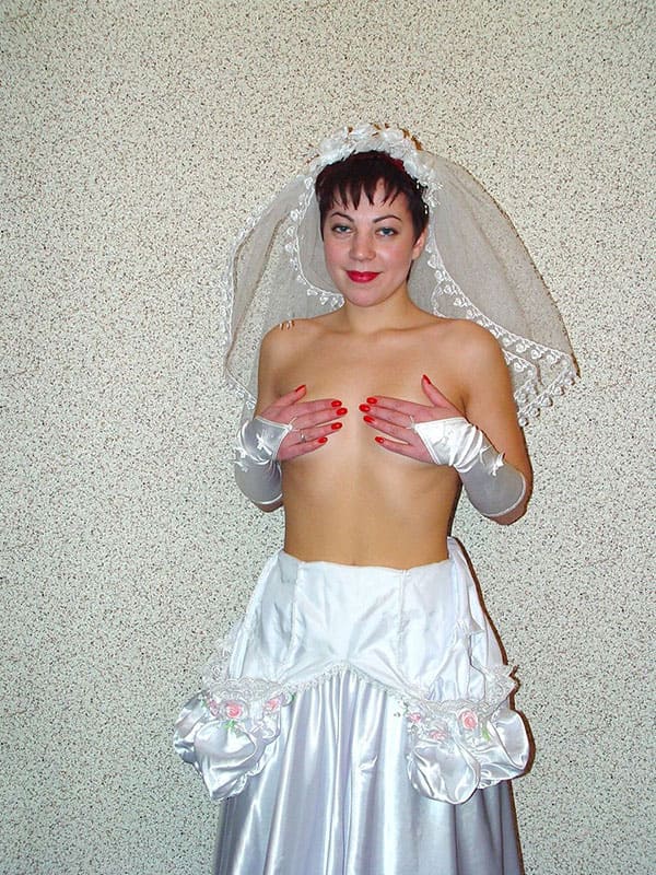 Невеста сняла платье и показала голую пизду 23 фото