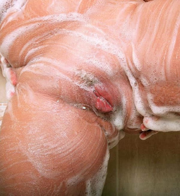 Зрелая мамка бреет пизду в ванной 48 фото