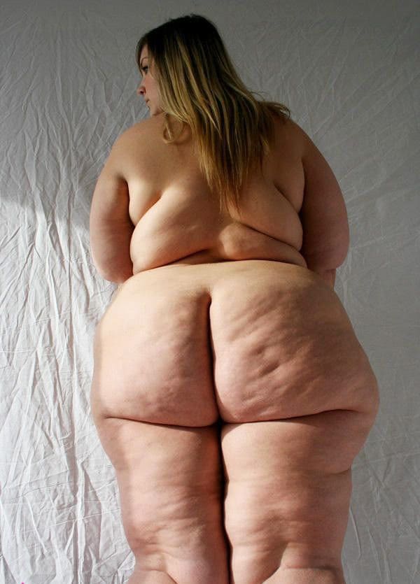 Толстая девушка с большой целлюлитной попой 50 фото