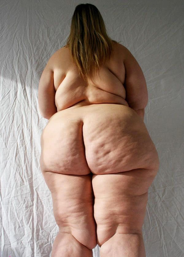 Толстая девушка с большой целлюлитной попой 51 фото