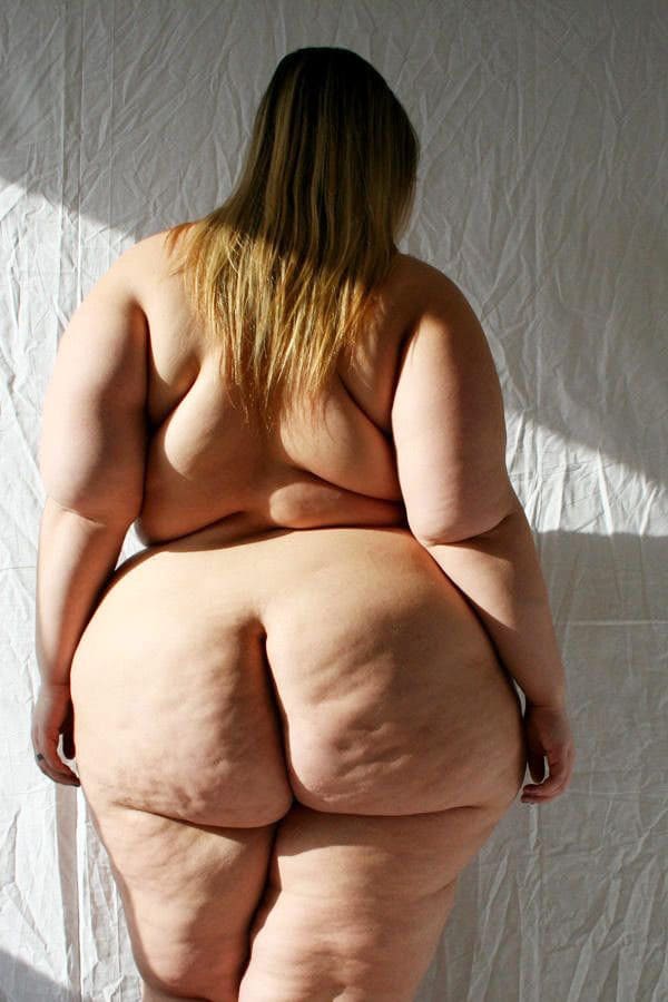 Толстая девушка с большой целлюлитной попой 80 фото