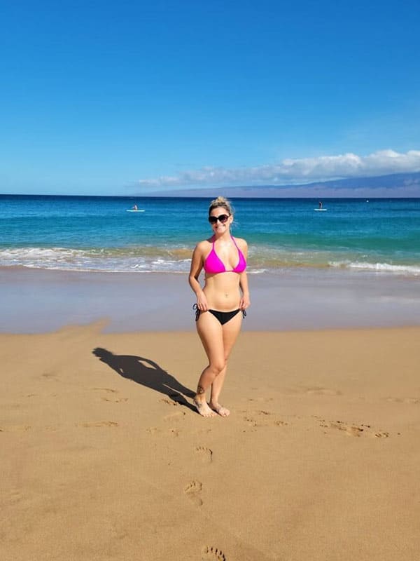 Жена сняла купальник на диком пляже 11 фото