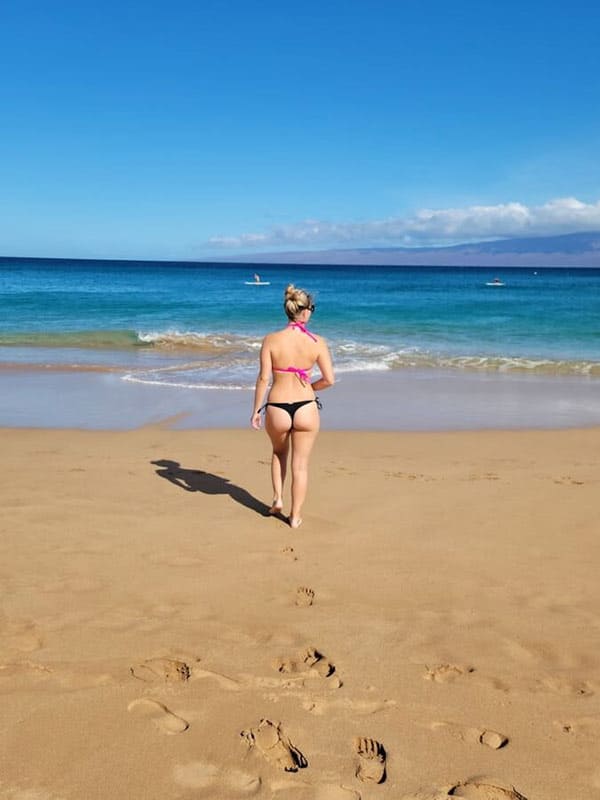 Жена сняла купальник на диком пляже 12 фото