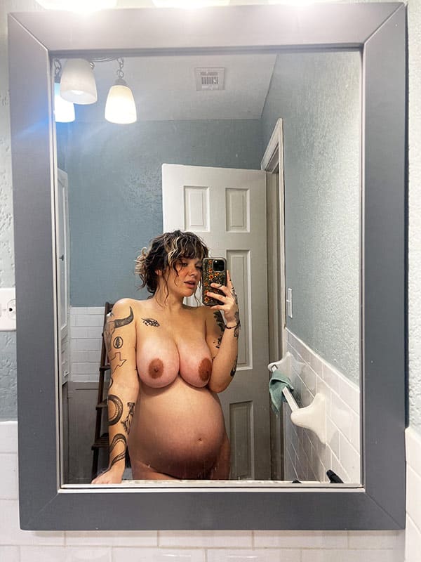 Голые девушки на девятом месяце беременности 60 фото
