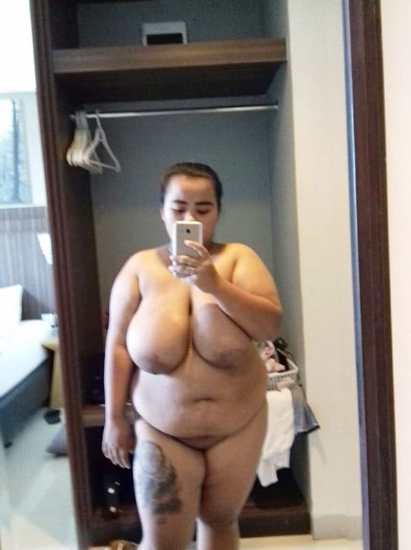 Толстые женщины перед зеркалом 19 фото