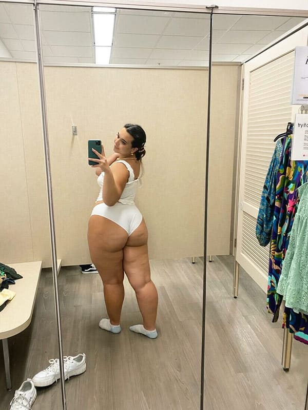 Толстые женщины перед зеркалом 41 фото
