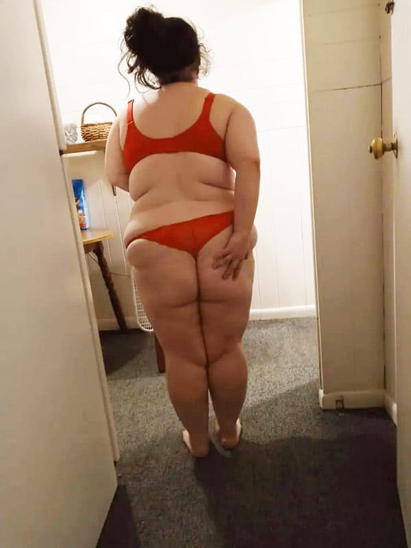 Толстые женщины перед зеркалом 59 фото