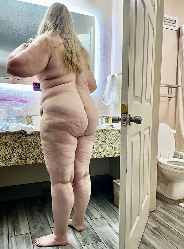 Толстые женщины перед зеркалом 69 фото