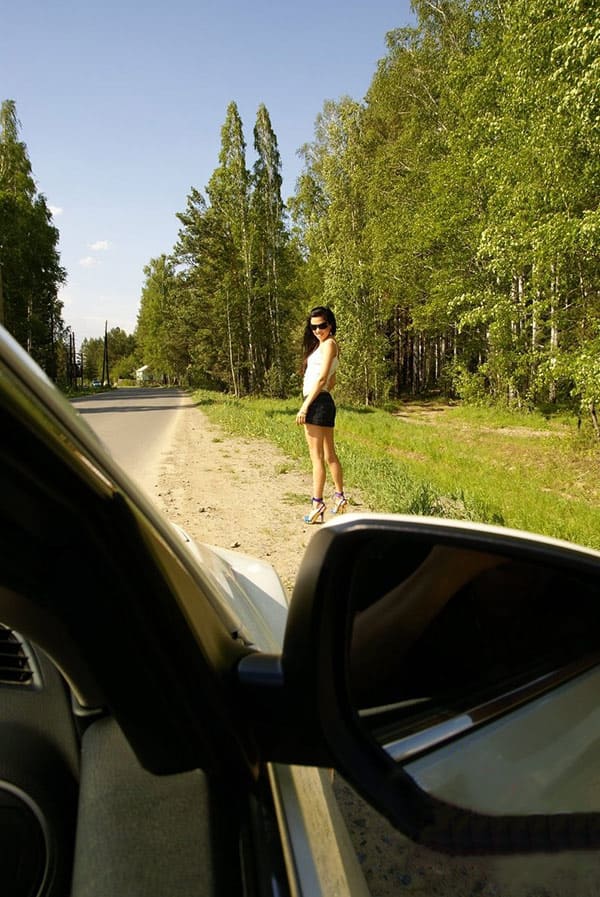 Молодая попутчица расплатилась за проезд сексом 4 фото