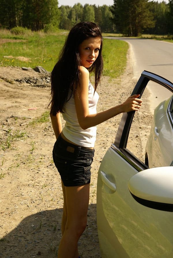 Молодая попутчица расплатилась за проезд сексом 8 фото