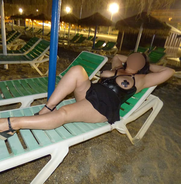 БДСМ толстушка на отельном пляже 13 фото