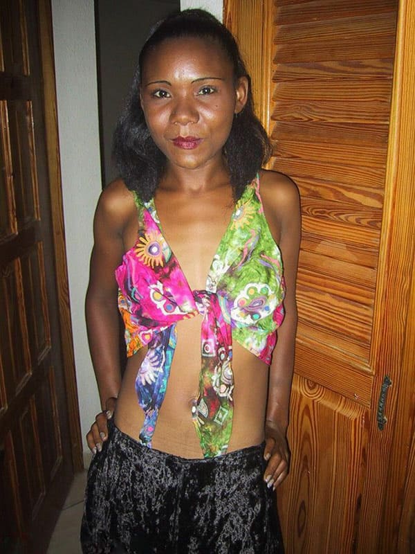 Худая негритянка с обконченной пиздой 3 фото