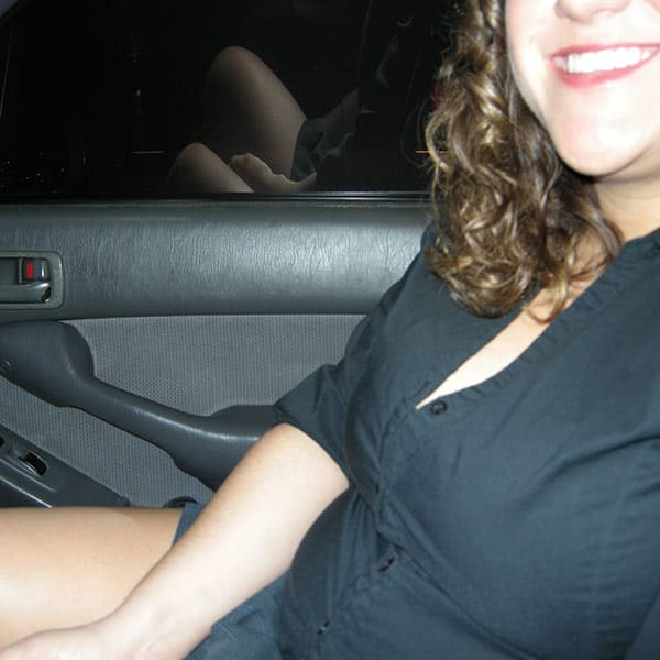 Частный секс с пышкой в машине 2 фото