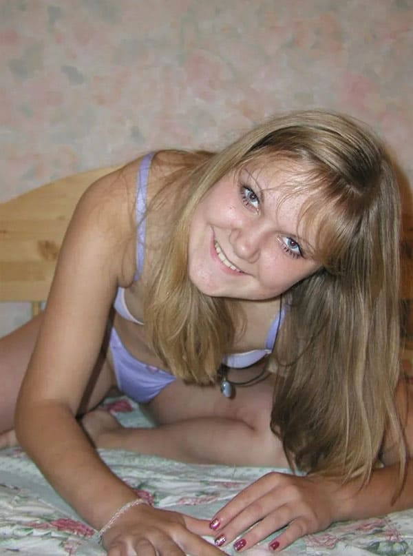 Молодая пидовка с волосатой кунькой 4 фото