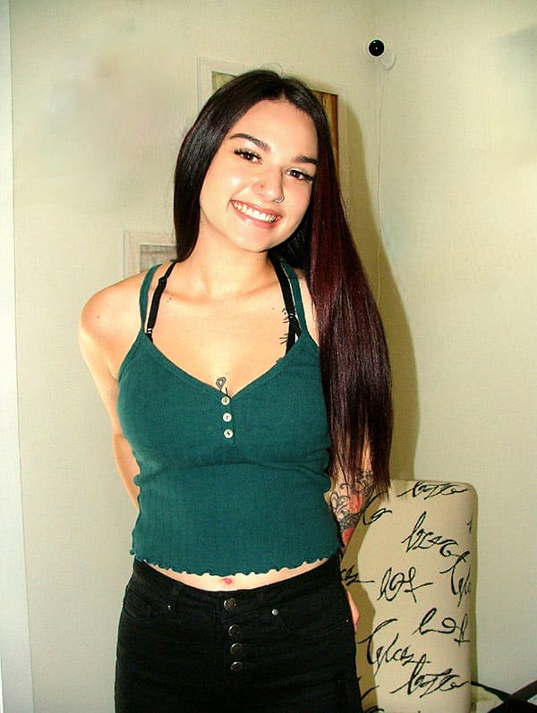 Сочная срака молодой украинки 10 фото