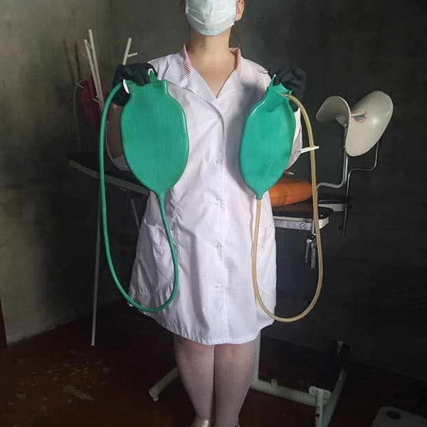 Реальная медсестра из поликлиники присланное 2 фото