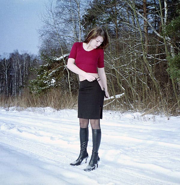 Зимнее ретро ню на природе 3 фото