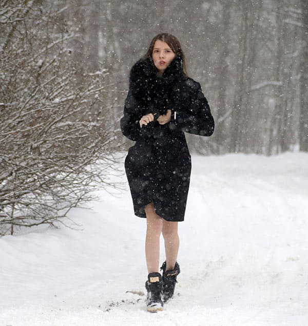 Лысая пилотка под снегопадом 1 фото