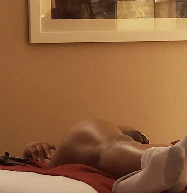 Толстая мамка сняла в казино негра 12 фото