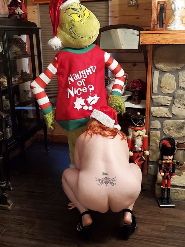 Толстая супруга любит Новый Год 27 фото