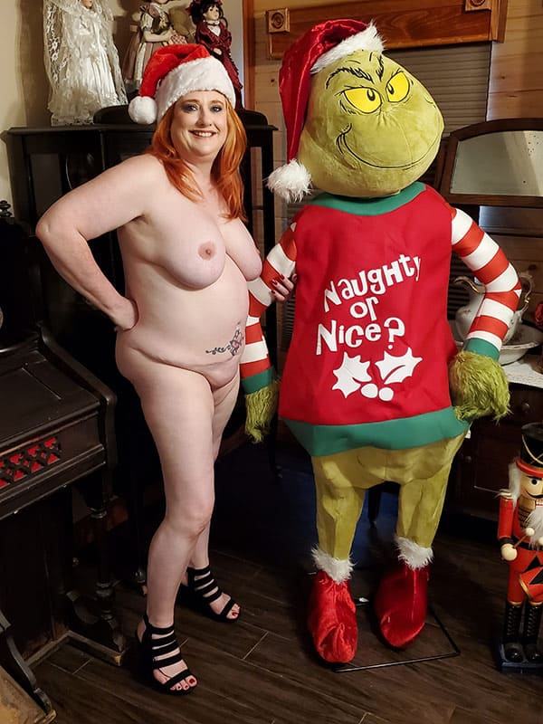 Толстая супруга любит Новый Год 28 фото