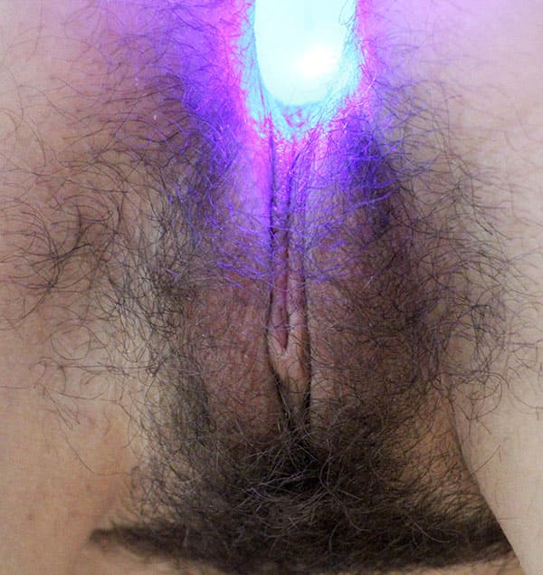 Девушка дрочит световым мечом пизду и анал 35 фото