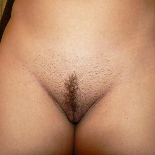 Русская дама измерила свою пизду линейкой 12 фото