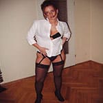 Шлюха жена в рабочей одежде для офиса