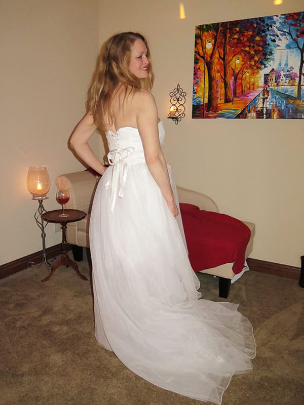 Зрелка в свадебном платье вспоминает первый секс 2 фото