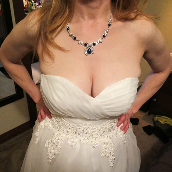 Зрелка в свадебном платье вспоминает первый секс 5 фото