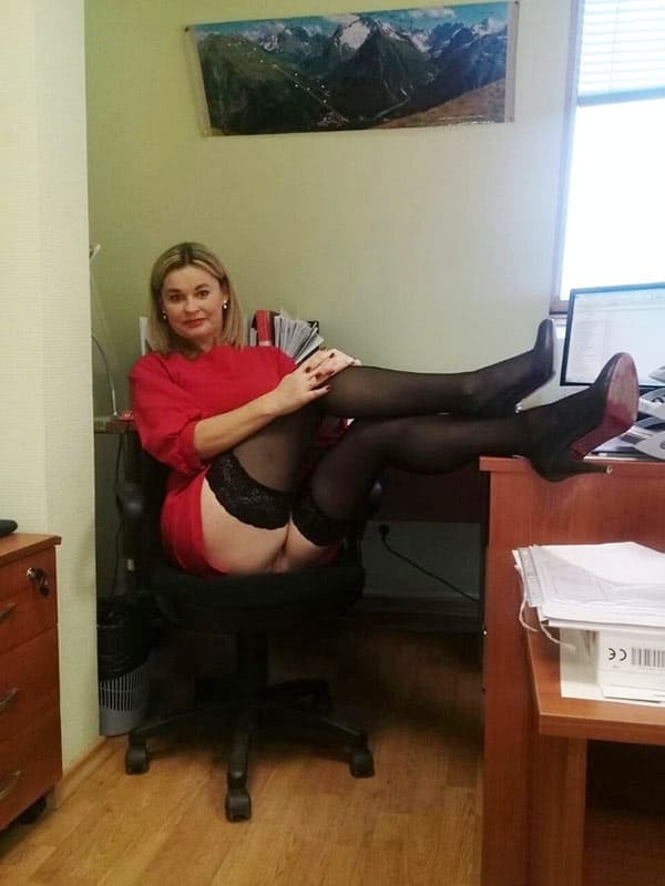 Голые дамы из бухгалтерии 6 фото