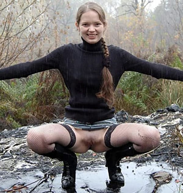Голые русские девушки на улице фото 15 фото