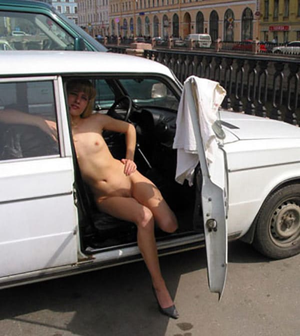 Голые русские девушки на улице фото 6 фото