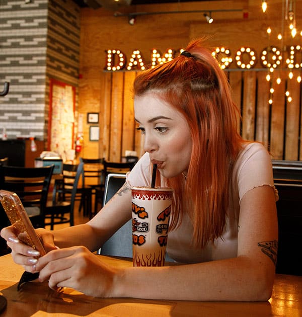 Засветы рыжей девушки в строительном магазине 11 фото