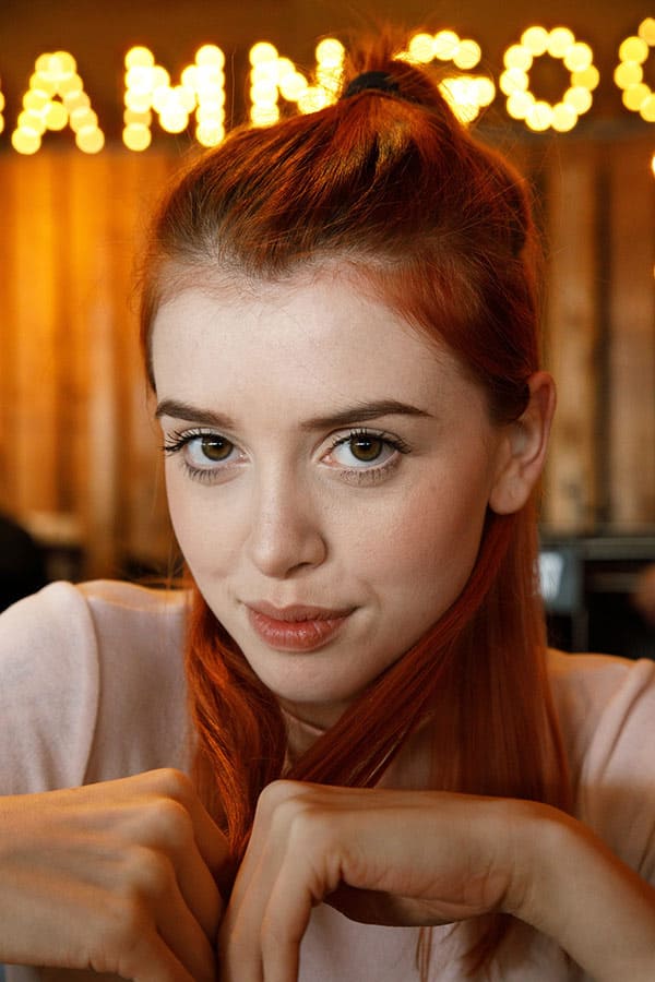 Засветы рыжей девушки в строительном магазине 15 фото