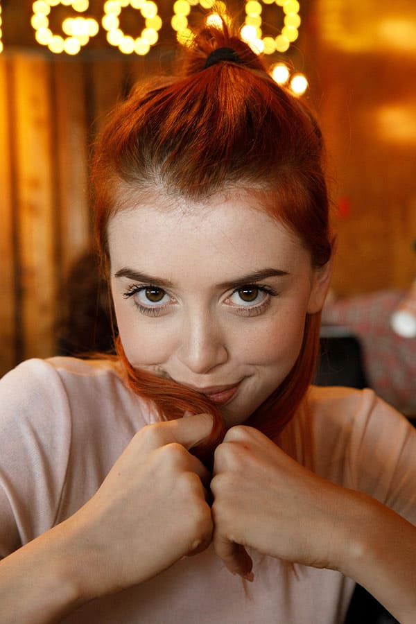 Засветы рыжей девушки в строительном магазине 16 фото