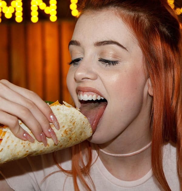 Засветы рыжей девушки в строительном магазине 22 фото