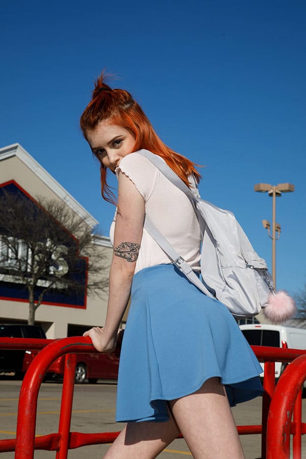 Засветы рыжей девушки в строительном магазине 26 фото