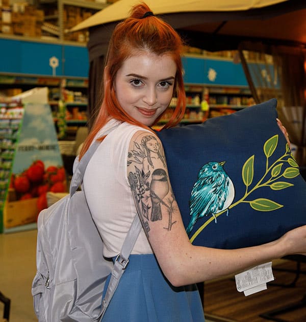 Засветы рыжей девушки в строительном магазине 34 фото