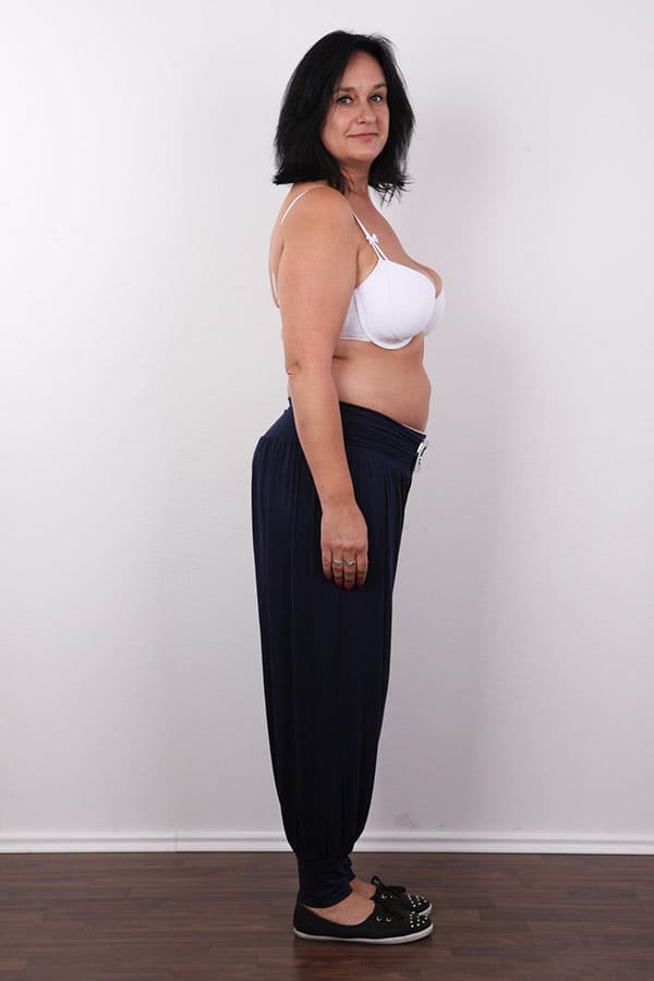 Аппетитная зрелка на порно кастинге 5 фото