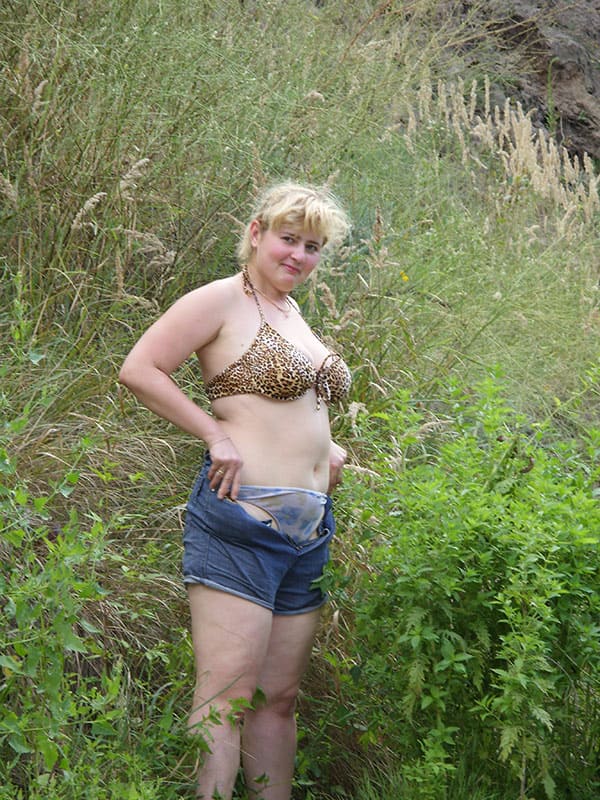 Русская пышка на отдыхе присланное 9 фото